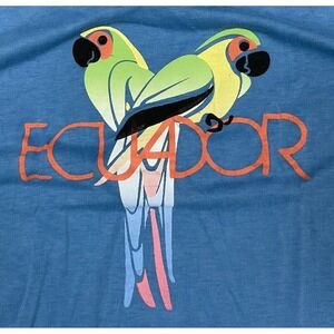 VTG Ecuador Souvenir T Shirt‎ men Small Birds Graphic Tee Tourist Travel parrots